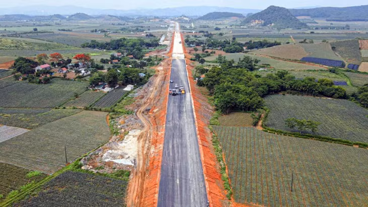 Với tiến độ hiện nay, công tác bàn giao cọc GPMB cao tốc Bắc - Nam giai đoạn 2 sẽ đáp ứng được kế hoạch đề ra. Ảnh minh họa