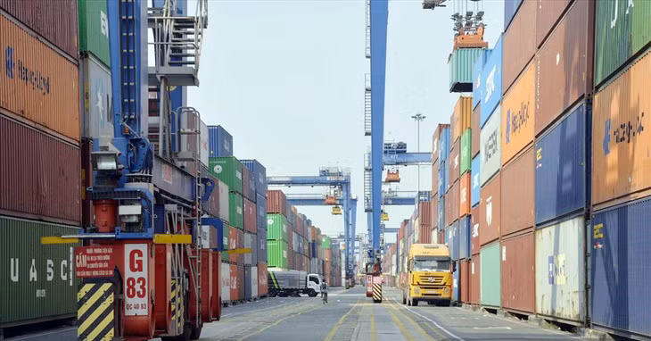 TP.HCM chính thức triển khai thu phí sử dụng hạ tầng cảng biển từ 0h ngày 1/4/2022.