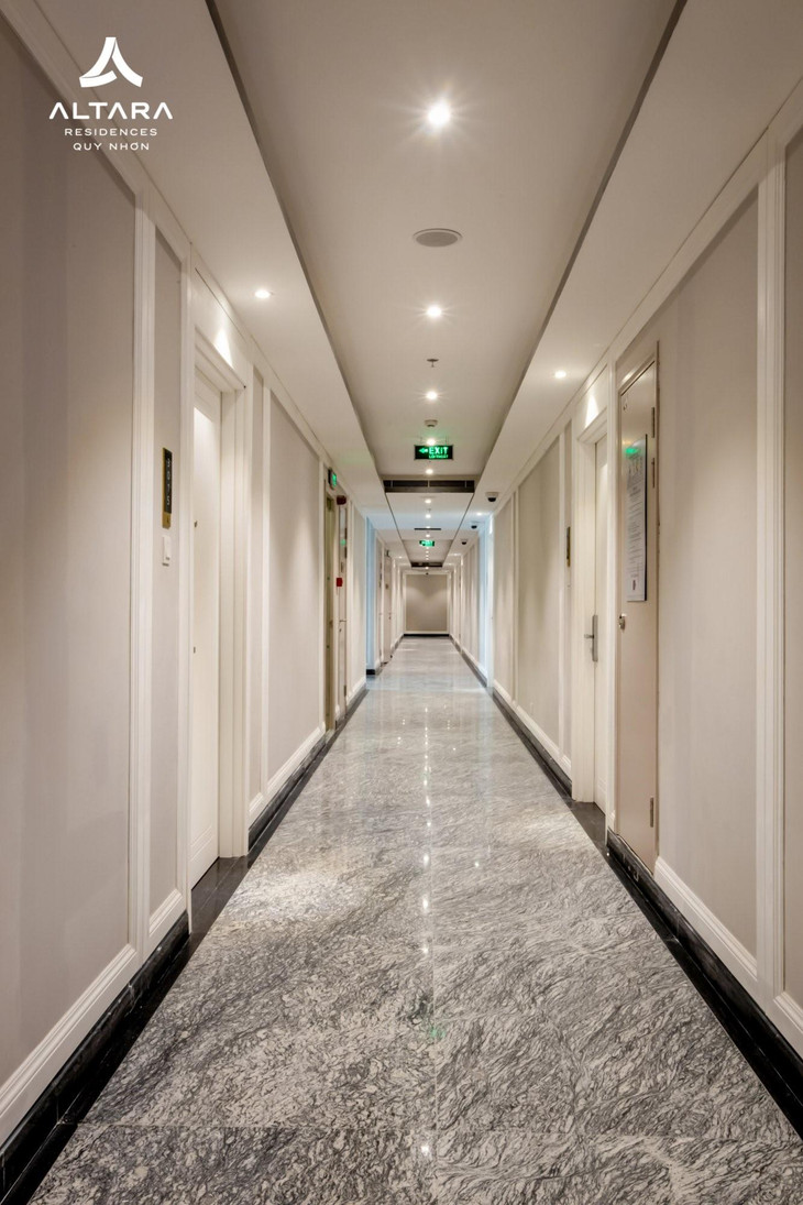 Hành lang căn hộ rộng rãi giúp bạn thoải mái trong việc đi lại, không khí lưu thông được tốt hơn