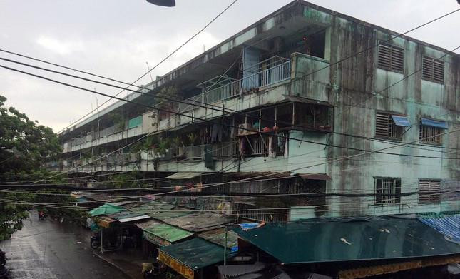 Tốc độ cải tạo chung cư cũ ở TPHCM đang bị chậm.