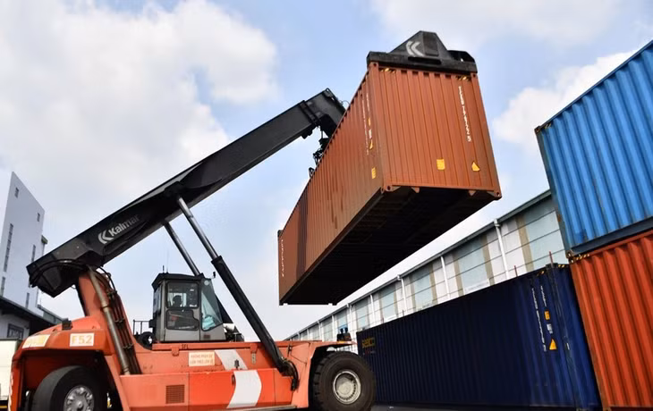 Kim ngạch xuất khẩu năm 2023 đạt hơn 354 tỷ USD, giảm gần 5% so với năm 2022