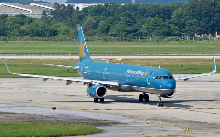 Máy bay của Vietnam Airlines tại sân bay Nội Bài