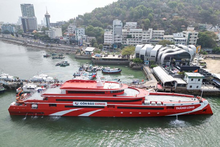 Siêu tàu Thăng Long khai thác tuyến TP.HCM - Côn Đảo