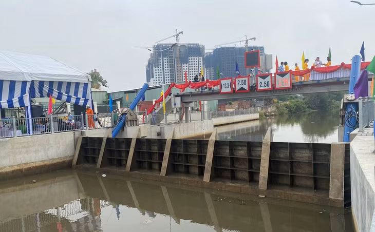 Cống ngăn triều được khánh thành