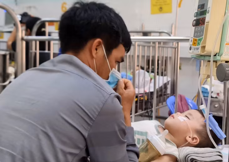 Trẻ bệnh sởi điều trị tại Bệnh viện Nhi đồng 2, TP.HCM