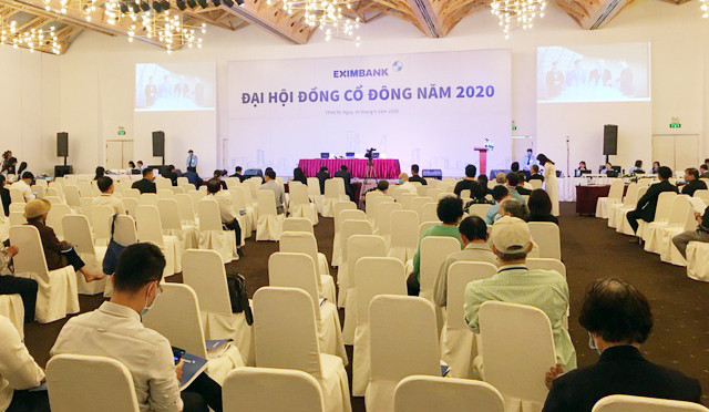 14h30 chiều 30/6, số cổ đông của Eximbank đến tham dự đại hội cổ đông bất thường vẫn rất ít.