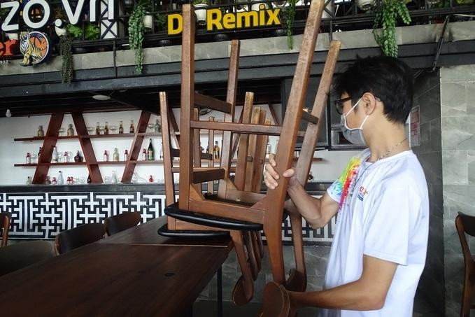 TPHCM mở lại nhà hàng, tiếp tục đóng karaoke