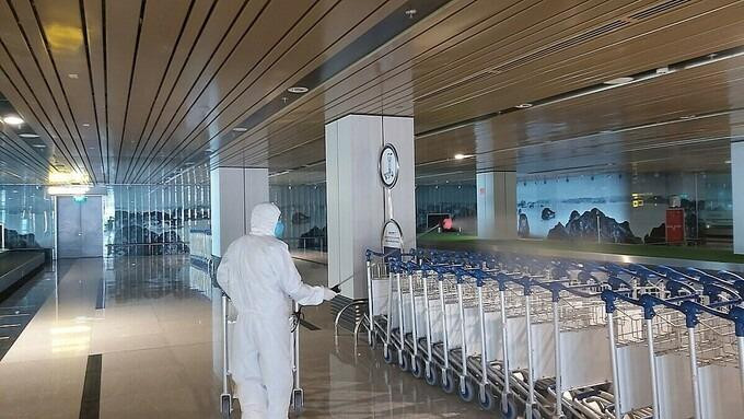 Sân bay Vân Đồn được phun khử trùng thường xuyên