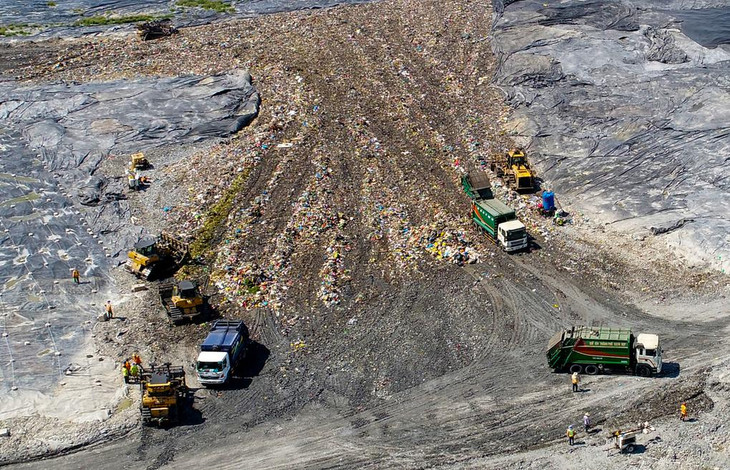 Xử lý rác tại khu liên hợp chất thải Đa Phước, huyện Bình Chánh, TP HCM