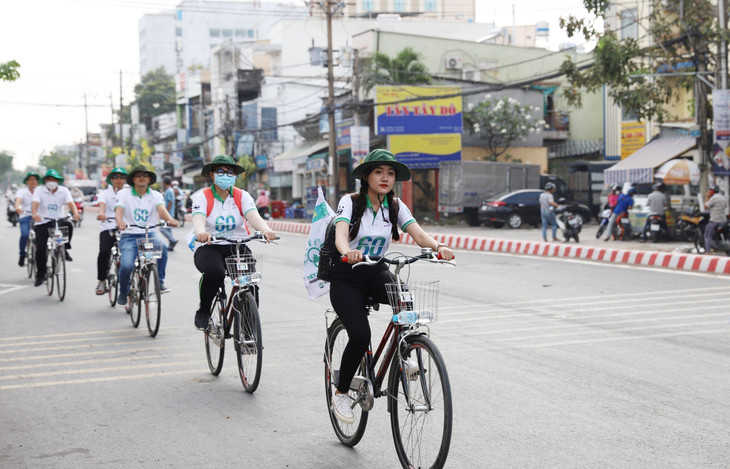 Đạp xe cổ động hưởng ứng Giờ Trái đất 2023 tại Cần Thơ Đạp xe cổ động hưởng ứng Giờ Trái đất 2023 tại Cần Thơ