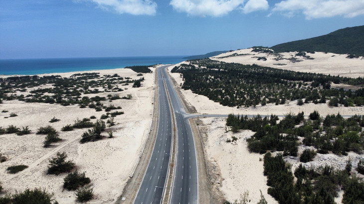 Tuyến đường nối Quốc lộ 1 đi vào Khu kinh tế Vân Phong