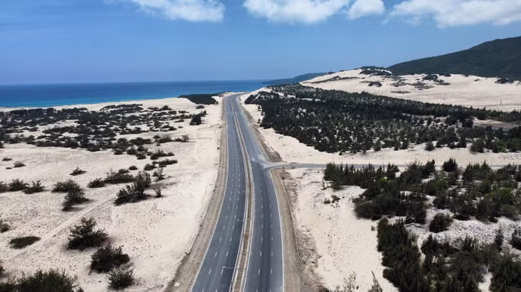 Tuyến đường nối Quốc lộ 1 đi vào Khu kinh tế Vân Phong