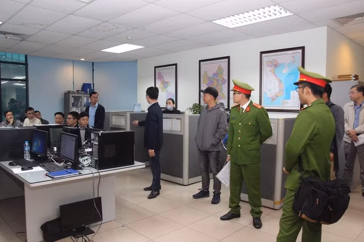 Công an TP.HCM chủ trì phối hợp khám xét Cục Đăng kiểm Việt Nam tại Hà Nội