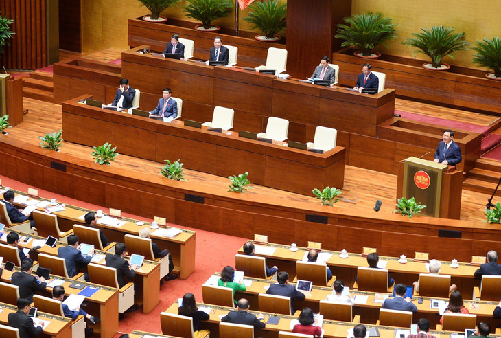 Cuối buổi sáng, Quốc hội họp riêng về công tác nhân sự dưới sự điều hành của Chủ tịch Quốc hội Vương Đình Huệ