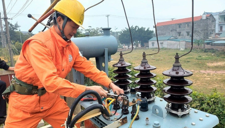 Thành phố Móng Cái cắt điện để đấu nối đường dây 110kV Móng Cái - Đông Hưng
