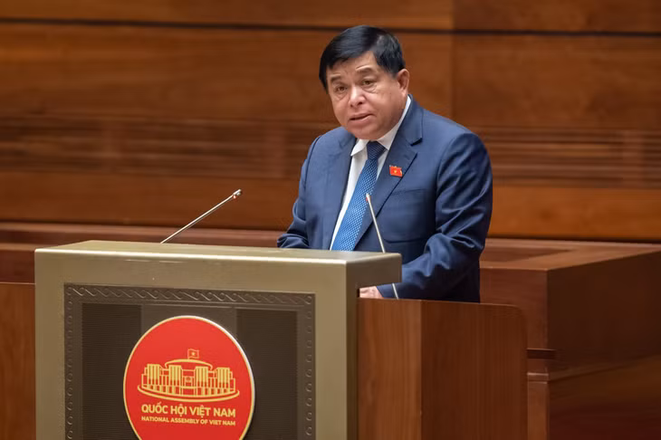 Quốc hội nghe Bộ trưởng Nguyễn Chí Dũng trình bày Tờ trình về việc quyết định chủ trương đầu tư Dự án Đường giao thông từ Quốc lộ 27C đến Đường tỉnh ĐT.656 tỉnh Khánh Hòa - kết nối với Lâm Đồng và Ninh Thuận