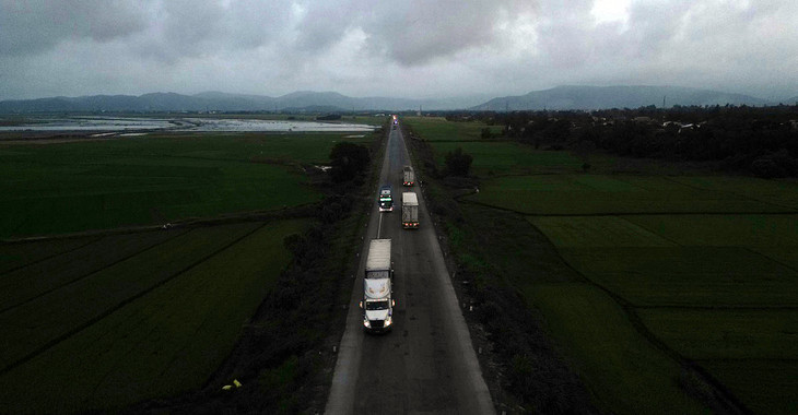 Đường tránh Quốc lộ 1 qua thị xã Đức Phổ không có đèn chiếu sáng Đường tránh Quốc lộ 1 qua thị xã Đức Phổ không có đèn chiếu sáng