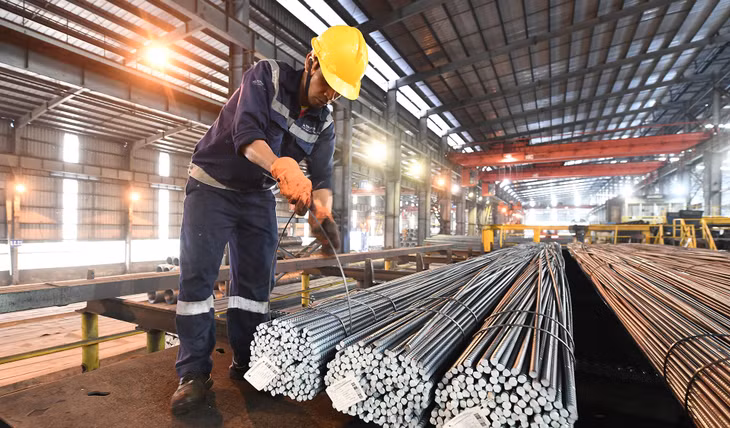 Giá thép đang dao động quanh mốc 14 - 15 triệu đồng/tấn