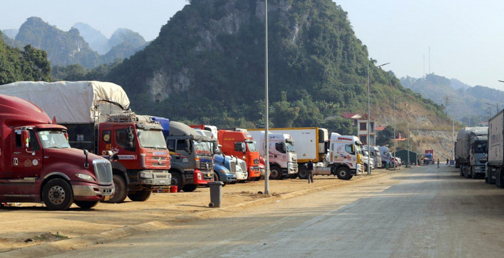 Phương tiện chở hàng xuất khẩu lên cửa khẩu quốc tế Hữu Nghị tăng đột biến, chủ yếu là mặt hàng sầu riêng Phương tiện chở hàng xuất khẩu lên cửa khẩu quốc tế Hữu Nghị tăng đột biến, chủ yếu là mặt hàng sầu riêng