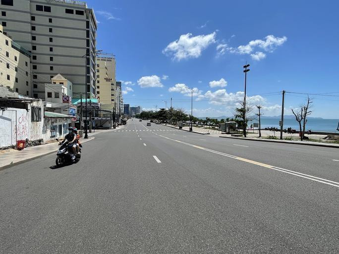 Tuyến đường Thuỳ Vân, TP Vũng Tàu thường ngày đông đúc nay vắng vẻ