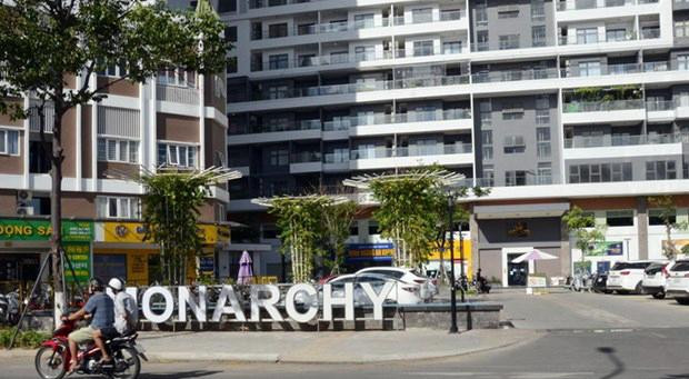 Lối vào chính của Khu phức hợp nghỉ dưỡng Monarchy (quận Sơn Trà, thành phố Đà Nẵng)