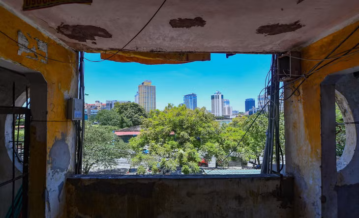 Tháng 5/2021, Sở Xây dựng Hà Nội vừa ký công văn số 4724 gửi Công ty TNHH MTV Quản lý và phát triển nhà Hà Nội, Tổng công ty Đầu tư và phát triển nhà Hà Nội, Ban Quản lý các công trình nhà ở - công sở và UBND các quận Ba Đình, Đống Đa về sửa chữa, cải tạo, xây dựng lại các chung cư cũ xuống cấp, nguy hiểm trên địa bàn thành phố.