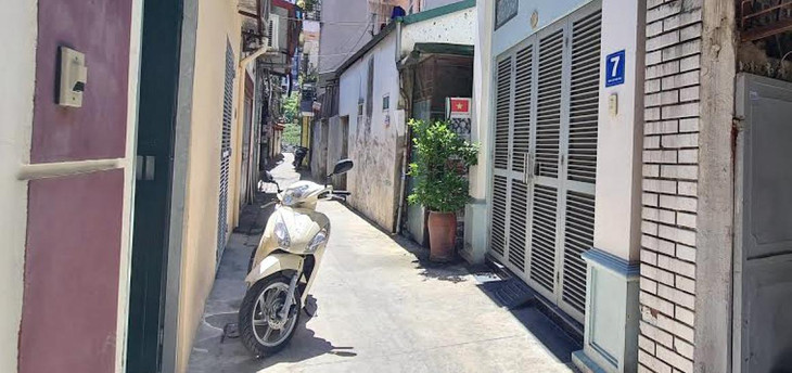 Người dân tại tổ 25 phường Định Công, quận Hoàng Mai, Hà Nội hàng chục năm sống với dự án &quot;treo&quot; của HUD