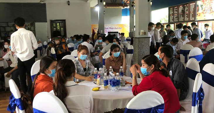 Khu vực tổ chức sự kiện có hơn 100 người tham gia