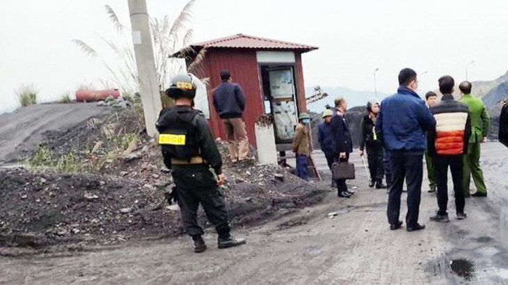 Công an khám xét mỏ than Bố Hạ