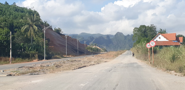 Đoạn đầu tuyến đường nối TP. Hạ Long - Lạng Sơn đang được TP. Hạ Long, tỉnh Quảng Ninh triển khai