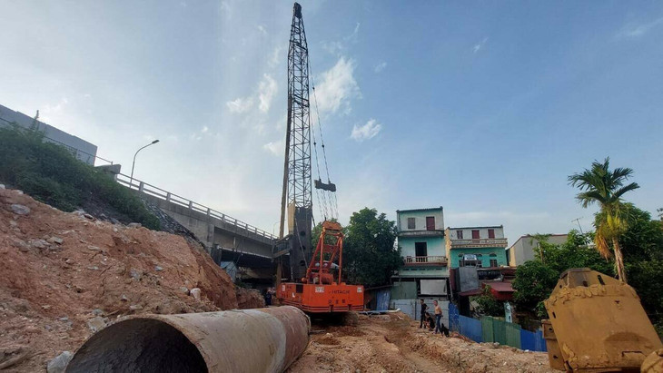 Thi công cầu Như Nguyệt qua địa phận phường Đáp Cầu, tỉnh Bắc Ninh