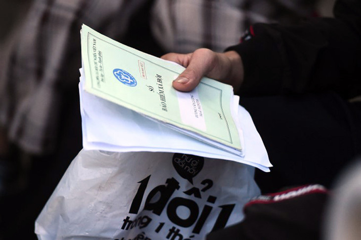 Người dân rút Bảo hiểm Xã hội