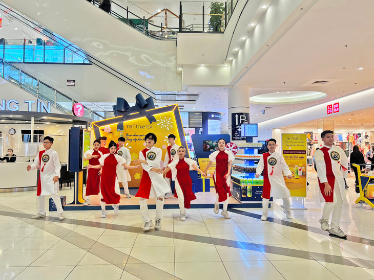 Gian hàng tương tác của chương trình đã mang đến một không khí Tết tươi vui, đầm ấm tới những người tham gia tại Hà Nội và TP.HCM