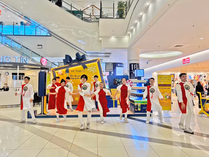 Gian hàng tương tác của chương trình đã mang đến một không khí Tết tươi vui, đầm ấm tới những người tham gia tại Hà Nội và TP.HCM