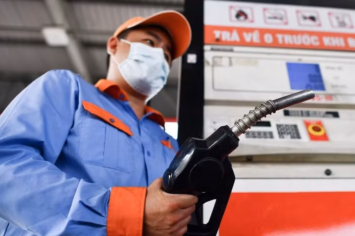 Mỗi lít xăng trong kỳ điều hành ngày 12/12 có thể giảm 1.200-1.500 đồng