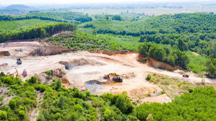 UBND tỉnh Quảng Ngãi vừa xử phạt Công ty Lý Tuấn gần 1 tỷ đồng do vi phạm trong khai thác khoáng sản