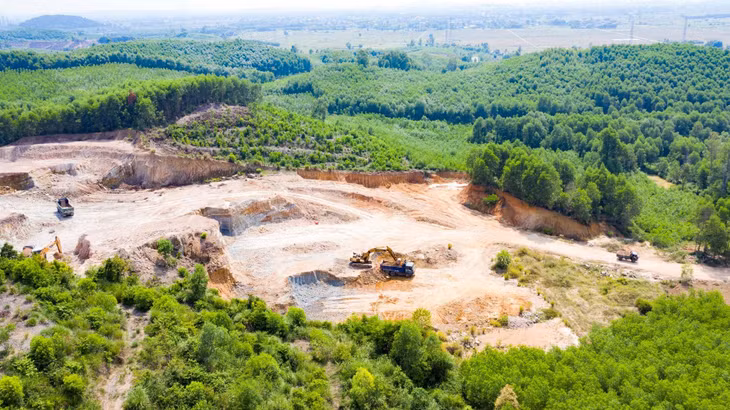 UBND tỉnh Quảng Ngãi vừa xử phạt Công ty Lý Tuấn gần 1 tỷ đồng do vi phạm trong khai thác khoáng sản