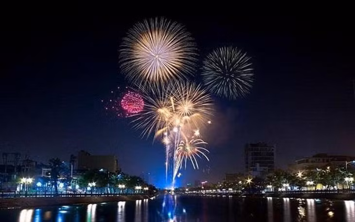 Đêm giao thừa chào năm mới Quý Mão 2023, TP. Hải Phòng sẽ tổ chức bắn pháo hoa tầm cao xen tầm thấp. Ảnh minh họa