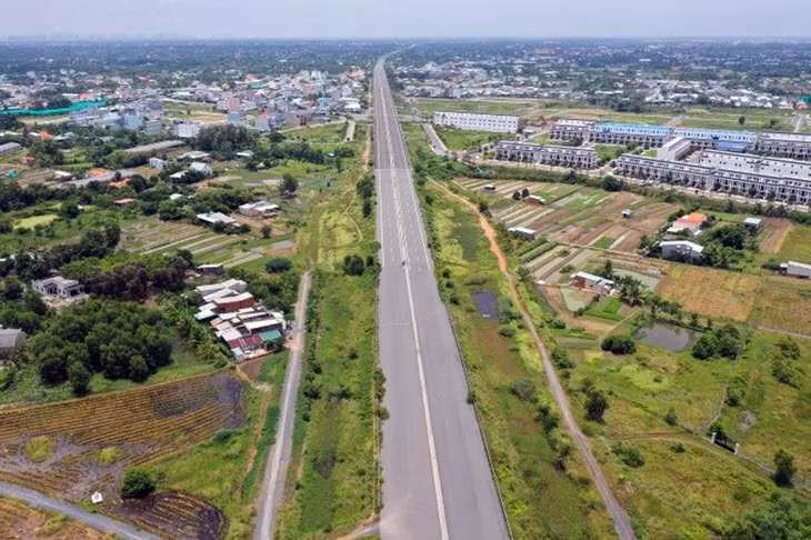 Một góc huyện Bình Chánh từ trên cao, nơi có nhiều diện tích đất bị thu hồi và chuyển mục đích sử dụng năm 2023