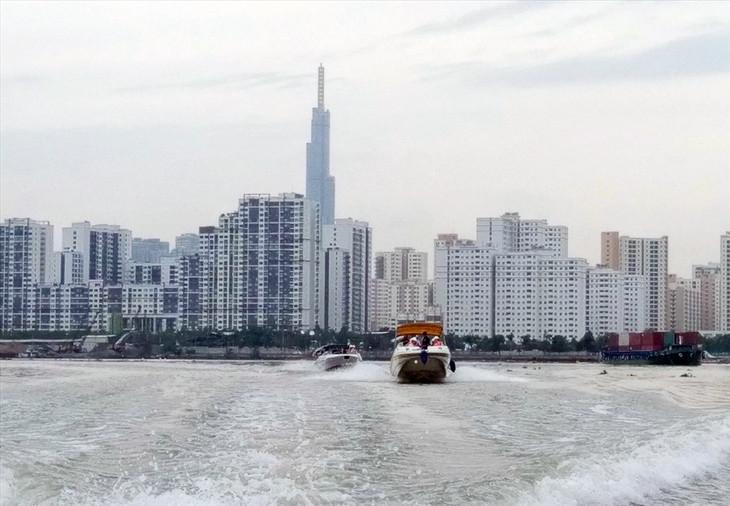 Sông Sài Gòn là một trong những tuyến đường thủy nội địa quan trọng ở TPHCM kết nối với các tỉnh Sông Sài Gòn là một trong những tuyến đường thủy nội địa quan trọng ở TPHCM kết nối với các tỉnh