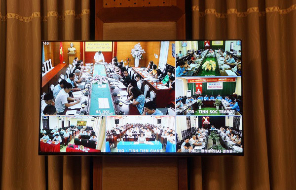 Các đại biểu tham dự Hội nghị trực tuyến sơ kết công tác 6 tháng cuối năm, triển khai nhiệm vụ 6 tháng cuối năm 2020 tại các điểm cầu địa phương