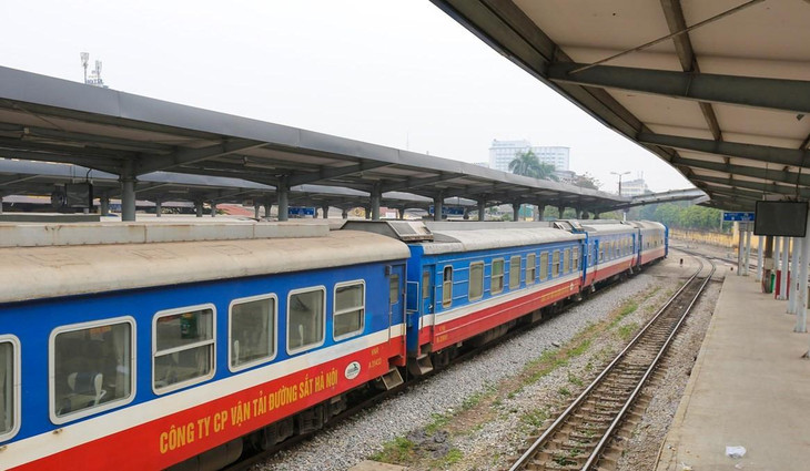 Ngành đường sắt tăng cường chạy thêm nhiều đoàn tàu dịp nghỉ lễ 30/4-1/5. Ngành đường sắt tăng cường chạy thêm nhiều đoàn tàu dịp nghỉ lễ 30/4-1/5.