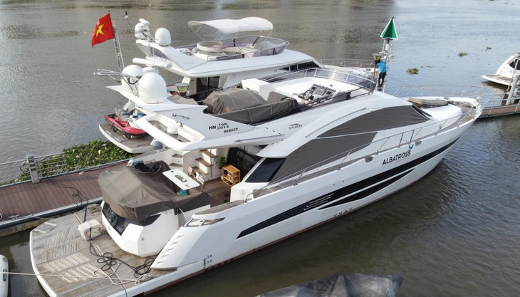 Du thuyền FLC Albatross được neo đậu tại TP.HCM