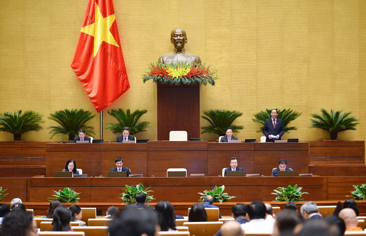 Phó Chủ tịch Quốc hội Trần Quang Phương điều hành phiên chất vấn