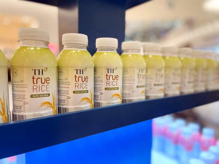 Các sản phẩm đồ uống tốt cho sức khỏe của Tập đoàn TH nhận được nhiều phản ứng tích cực của khách hàng nhờ hương vị thơm ngon.