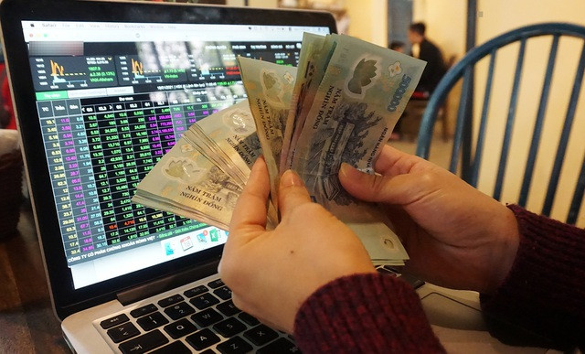 Giá trị giao dịch phiên cuối tuần tăng khoảng 3.500 tỷ đồng so với ngày trước đó