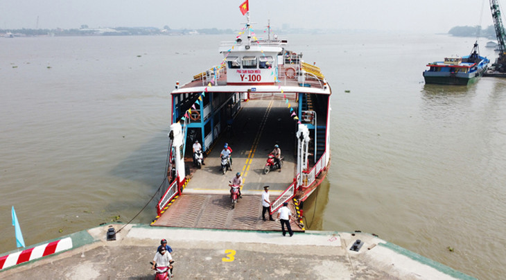 Bến phà tạm Rạch Miễu.