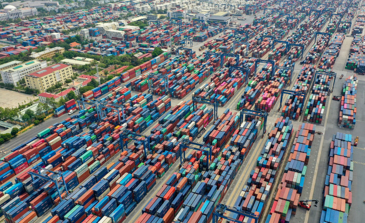 Một góc cảng Cát Lái nhìn từ trên cao