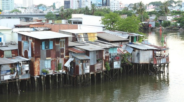 107 công trình lấn chiếm hành lang bảo vệ bờ sông, kênh rạch ở TP.HCM