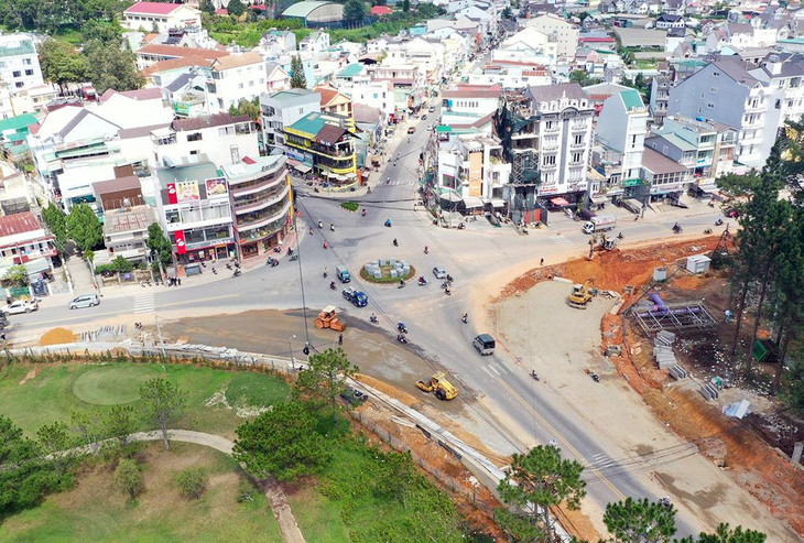 Ngã năm Đại học Đà Lạt được mở rộng trong những ngày đầu tháng 9 Ngã năm Đại học Đà Lạt được mở rộng trong những ngày đầu tháng 9